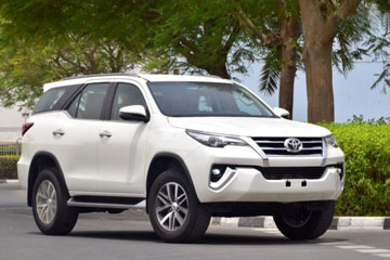 Luxury Fortuner Car in Srinagar